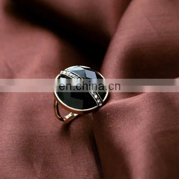 Stylish Black Acrylic Diamond Sparkling Knuckle Ring