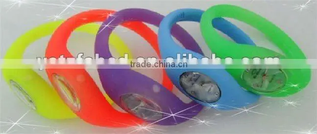 Digital watch, hot sale snap strap led watch, attractive silicon watch