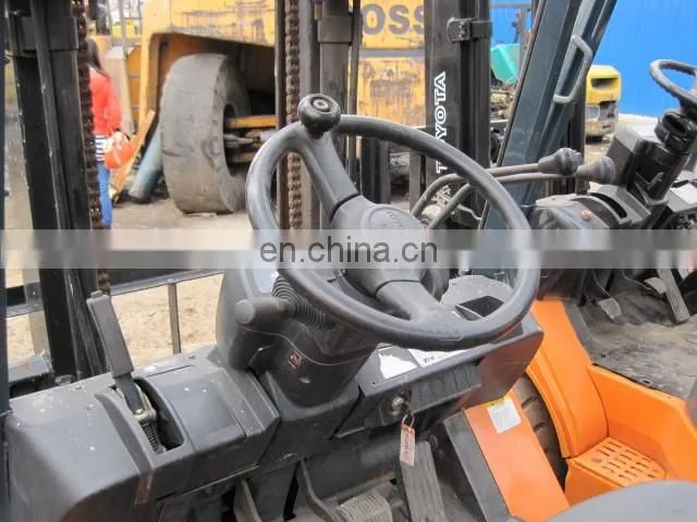 Original Japan used Toyota FD 25 forklift 2.5 ton material handing machine on sale in Shanghai