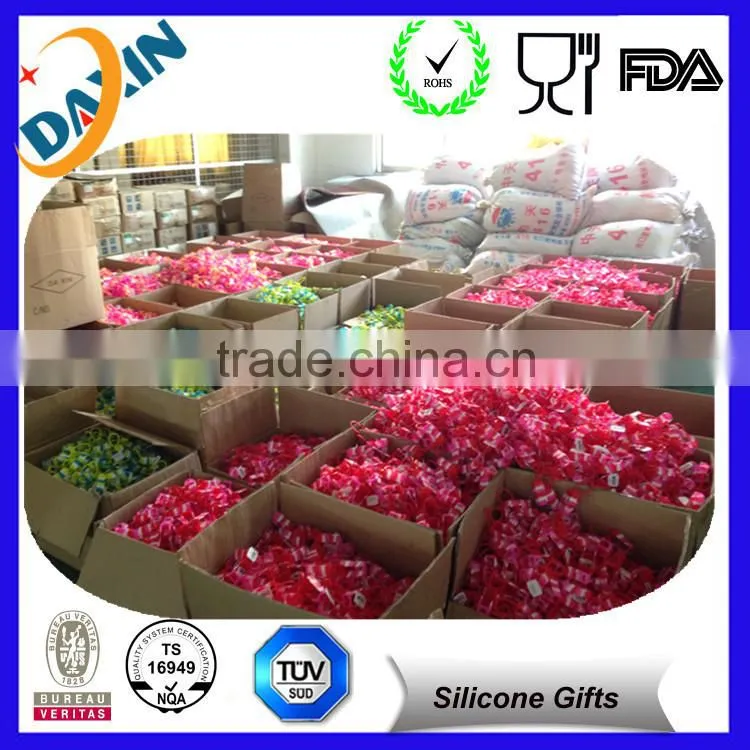 promotional gifts silicone hand sanitizer holders hand gel holders