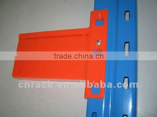 Heavy duty pallet racking