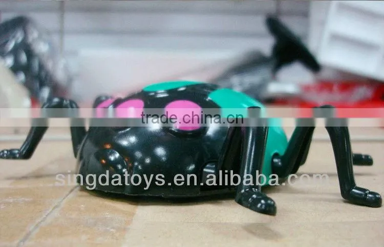 New design hot sell remote control climbing insect