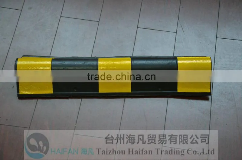 High strength round corner guard with yellow stripe/ Rubber Column protector/reflective wall corner guard for parking