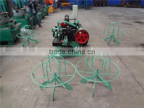 straight and reverse twisted barbed wire machine