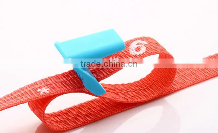 Adjustable Plastic Hanging Hook Handbag Rack Organizer