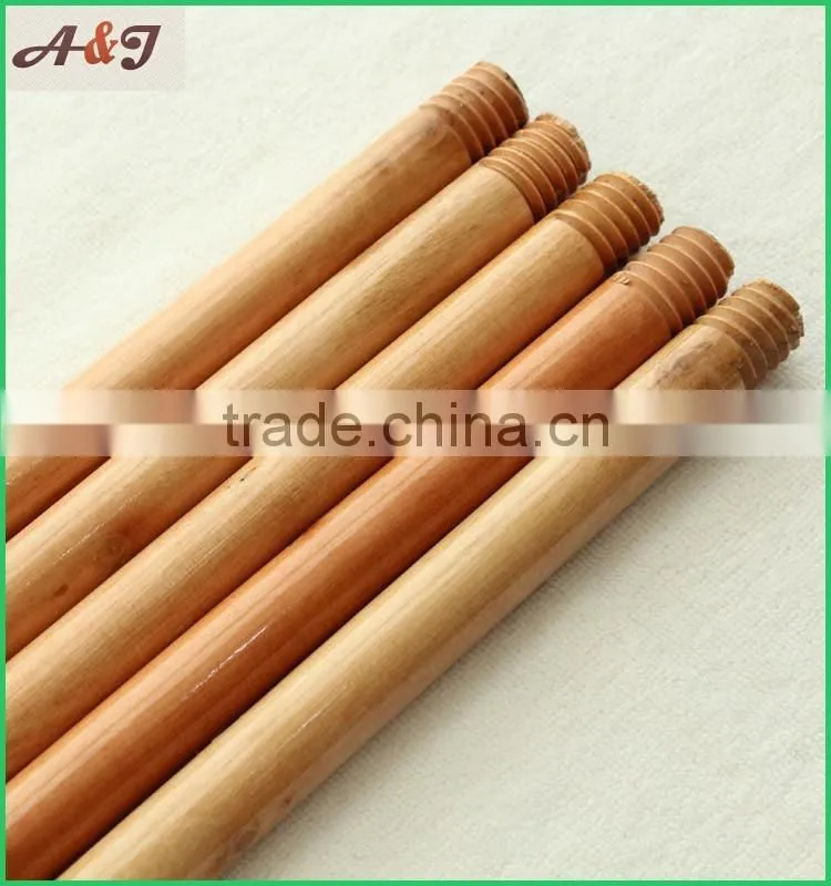 Varnished eucalyptus wooden broomstick with 7.0cm plastic cap