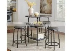 Outdoor metal garden table and chair