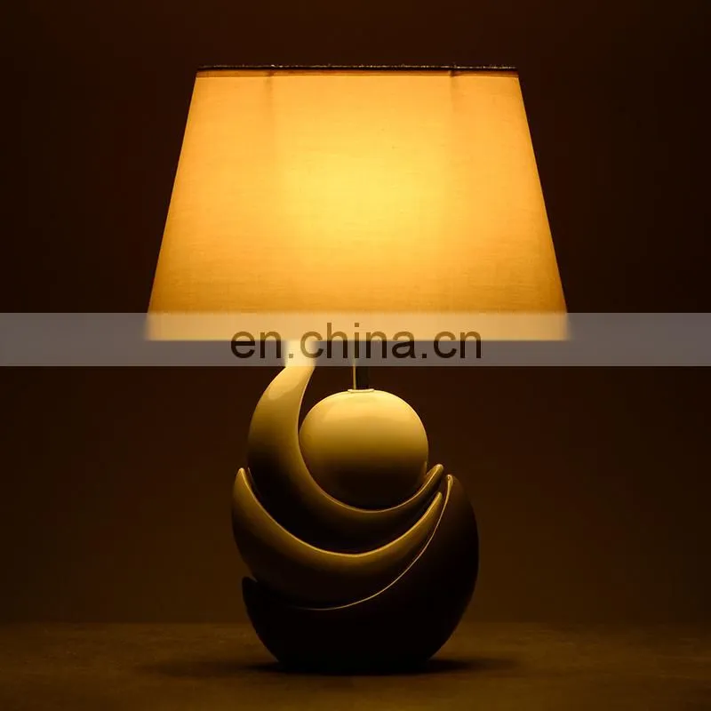 New design European style and china ceramic table lamp