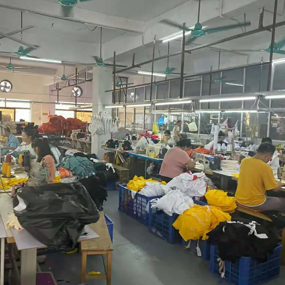 Shenzhen Longgang Evergreen Tree Clothing Store company overview - view 1