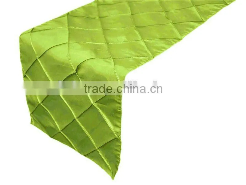 Elegant pintuck table runner covering for table cloth