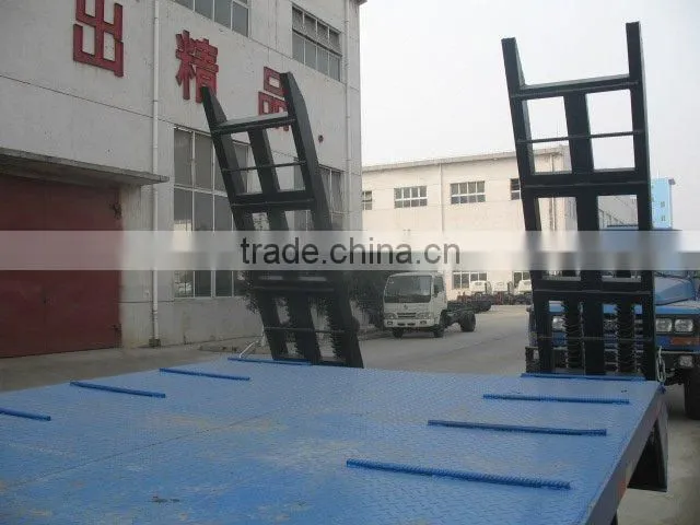 DongFeng flat deck truck for machine transportation