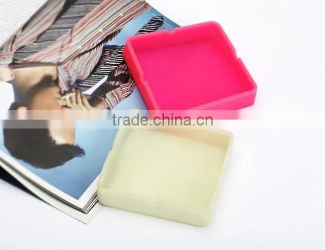 Roll silcone ashtray