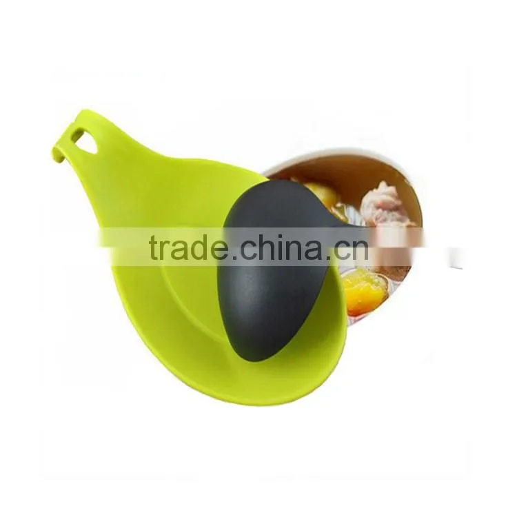 FDA food grade heat resistant non-stick silicone spoon rest.