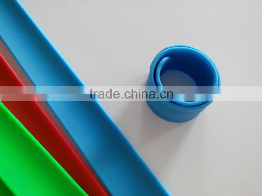 Magic banner holder banner clip