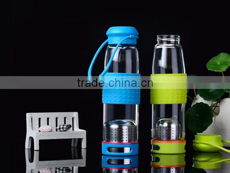 Haonai promotional borosilicate sports filter water glass bottle with silicon sleeves