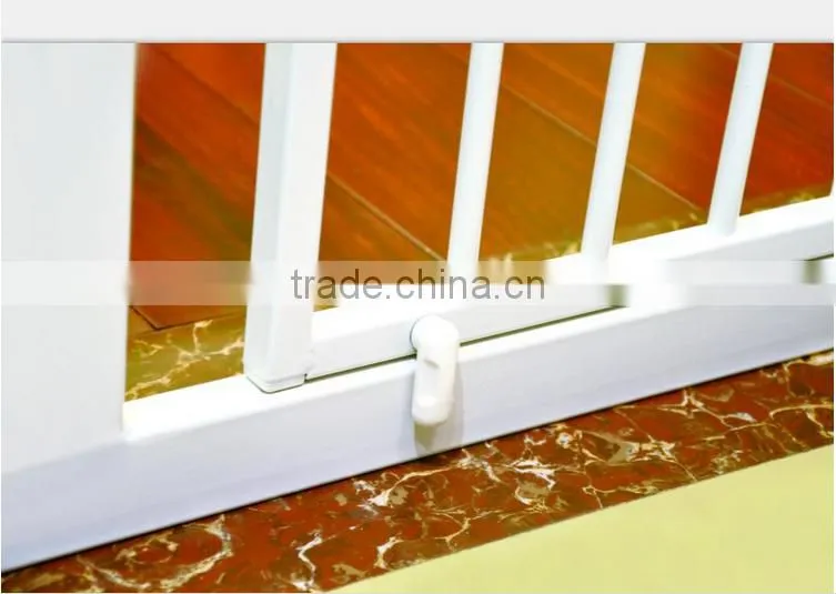 New Children's safety door good quantity Pet safety door stairs fence