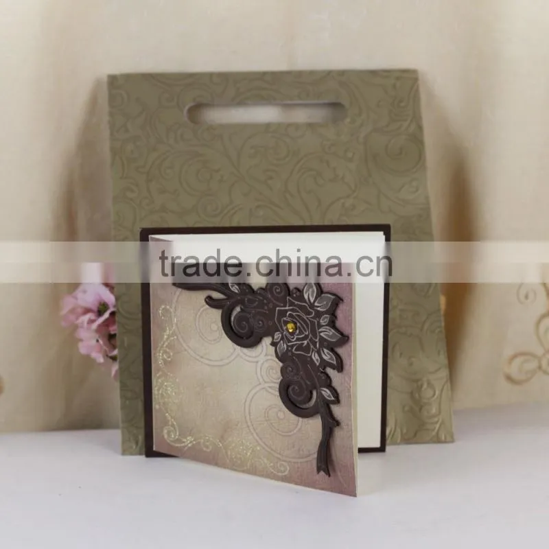 Fashionable Handmade Luxury Wooden Padded Wedding Invitation Cards