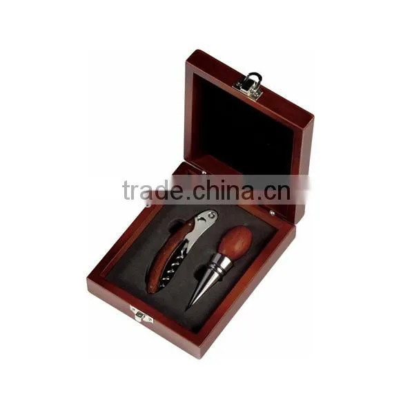 High quality 4 in 1 wine set with round wooden box as a gift