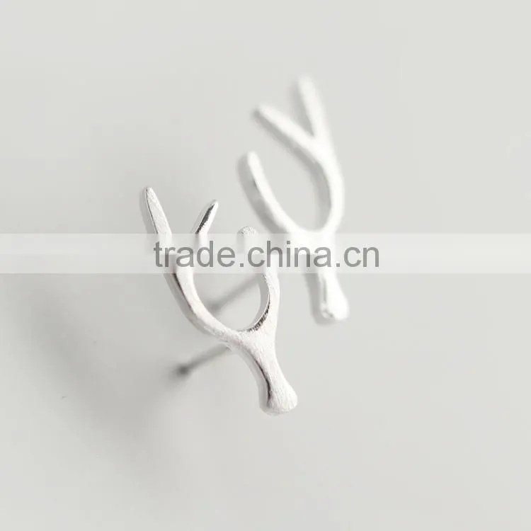 Fashion popular deer design daily wear 925 silver sud earrings