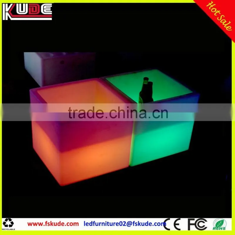 rechargeable light up plastic cube ice bucket with LED rgb lamp