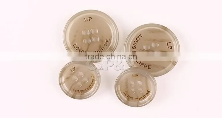 Wholesale good polish round 4 holes plastic sewing button