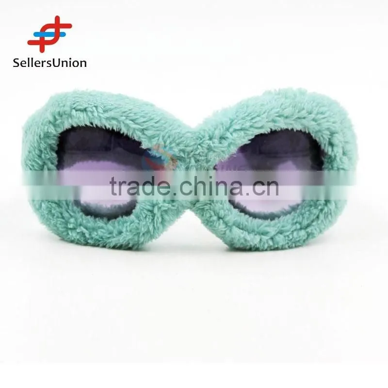 2017 hottest sale No.1 Yiwu export commission agent Fashion design green short plush sunglasses