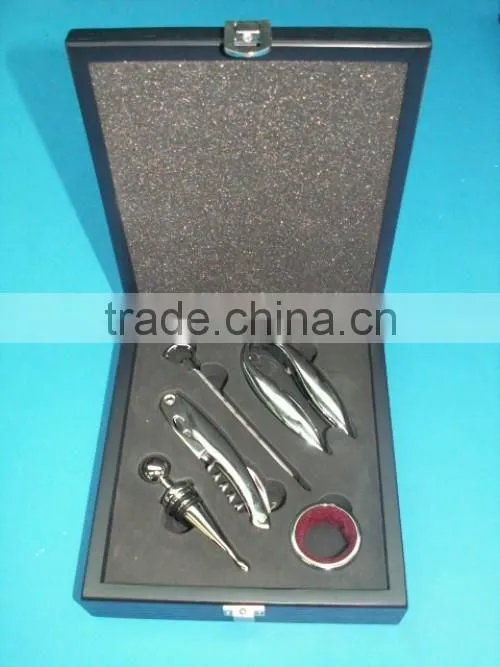 5pc framed corkscrew and wine stopper set