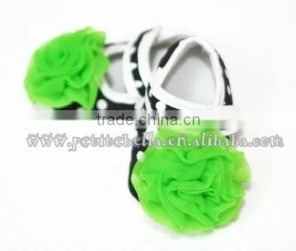 Baby Black White Polka Dots Crib Shoes with Dark Green Rose MAS45
