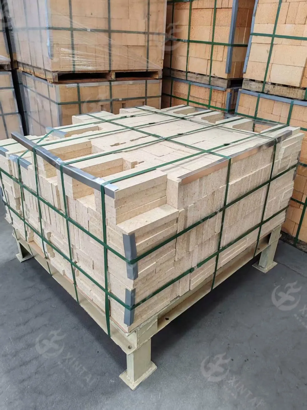 The production of the custom-made refractory bricks for South Korea has been completed, and the proc