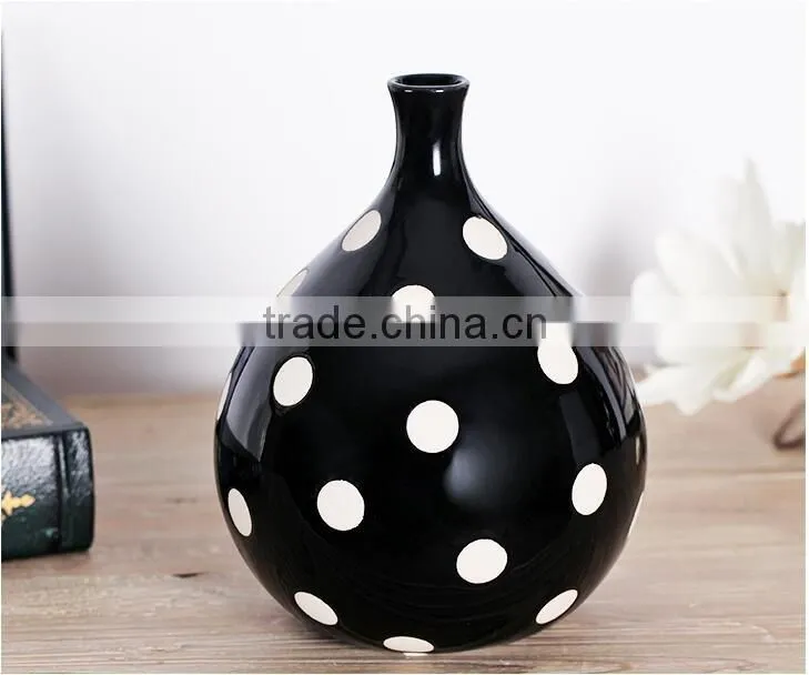 2 pic a set cheap factory white and black ceramic vase for table decor