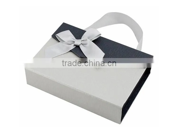 Custom made cardboard carrying box with handle
