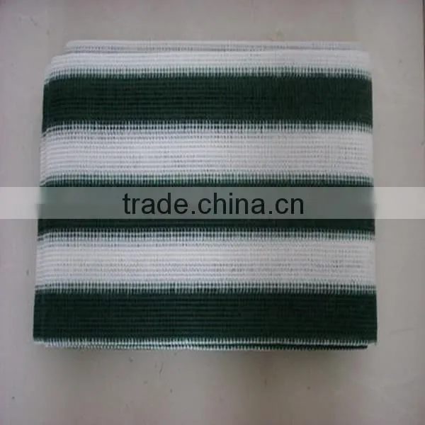 foldable windbreak net with eyelets and rope