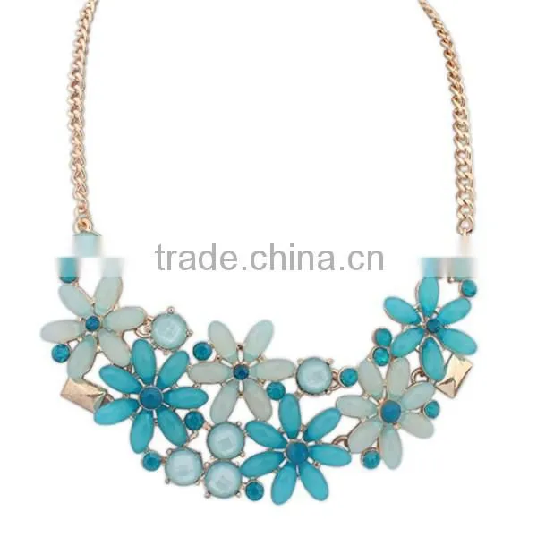 2016 wholesale fashion fresh flower statement necklace