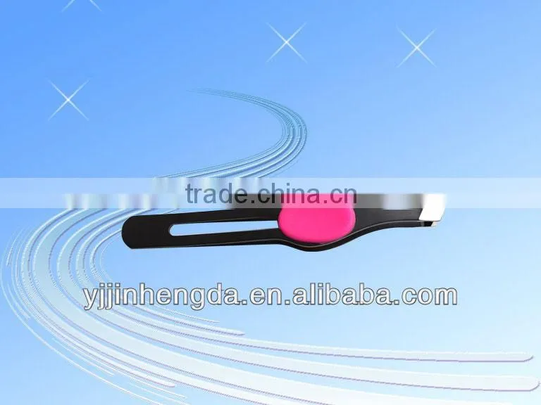 Paint coating eyebrow tweezers with silicon grip