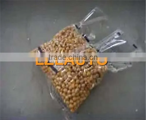 Full automatic vertical weighting vacuum packing machine
