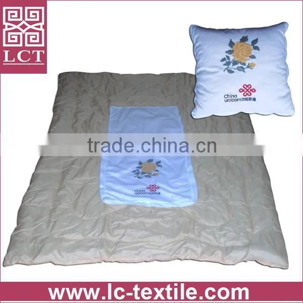 Recommend unique 2 in 1foldable blanket design soft material throw pillow with custom embroidery(LCTP0138)