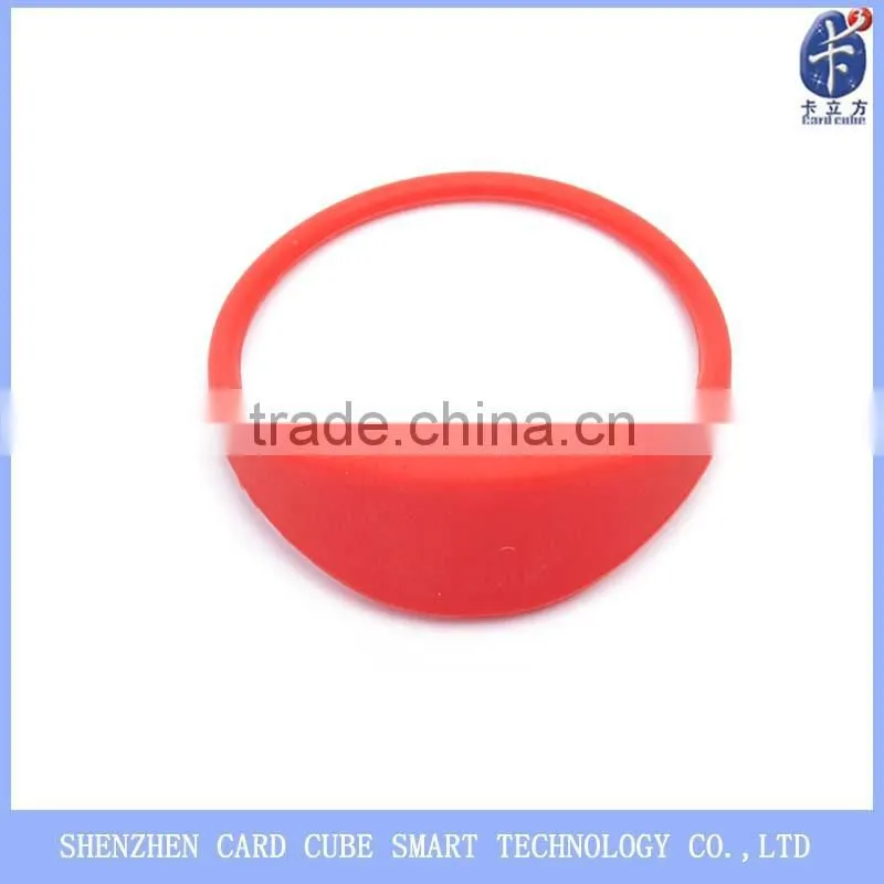 Professional manufacturer of 860~960MHz rfid wristband supplier