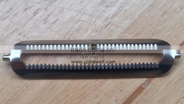 PE-0229 Serrated Edge Peeler