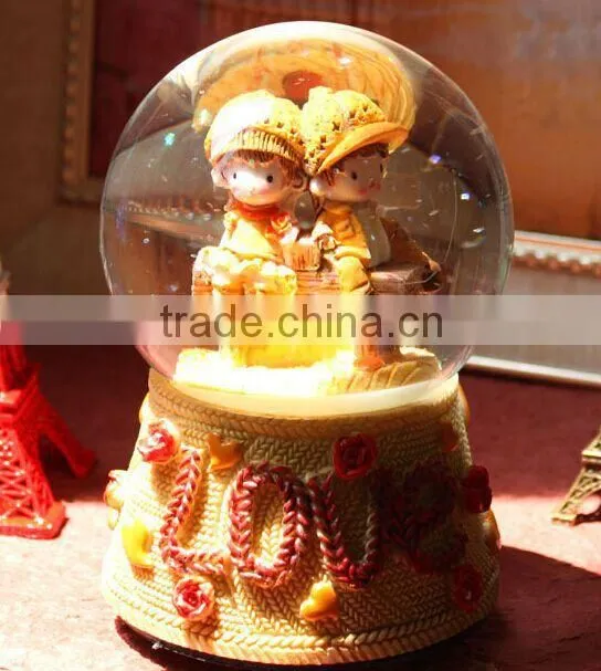 Cheap Crystal Ball Music Box For Wedding Souvenirs