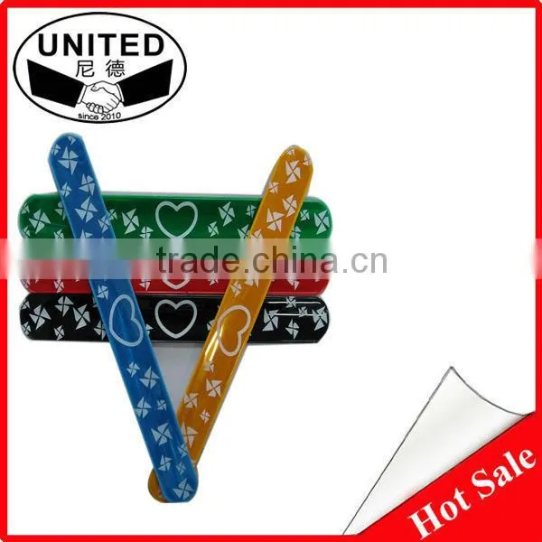 2015 Eco-friendly custom reflective slap bracelets, pvc slap bangles