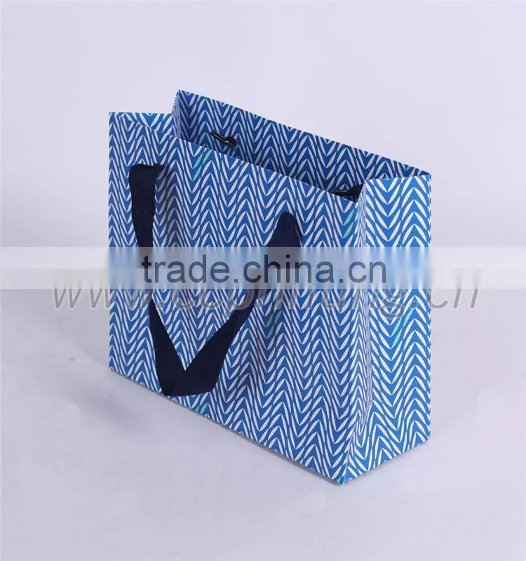 Made in China custom paper bag for clothes
