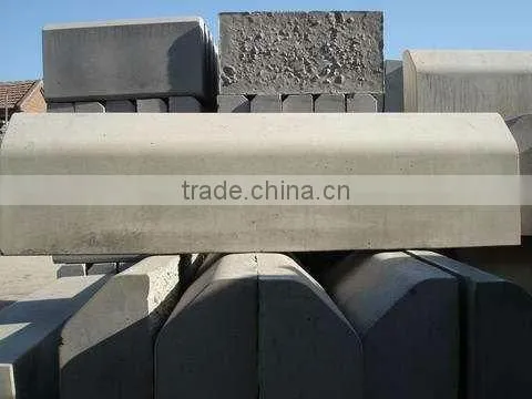 Concrete curbstone making machine by hydraulic prssure