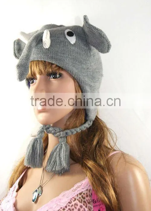 CUTE KNITTED HAT IN ANIMAL SHAPE