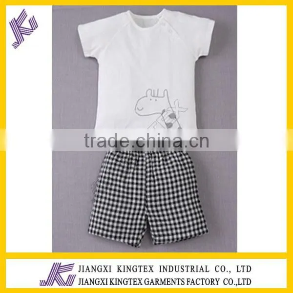 High quality printed giraffe boy's t shirt set, children summer clothing sets,Hot fashion sale baby girls set