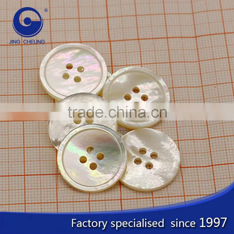 fish shape of river shell buttons
