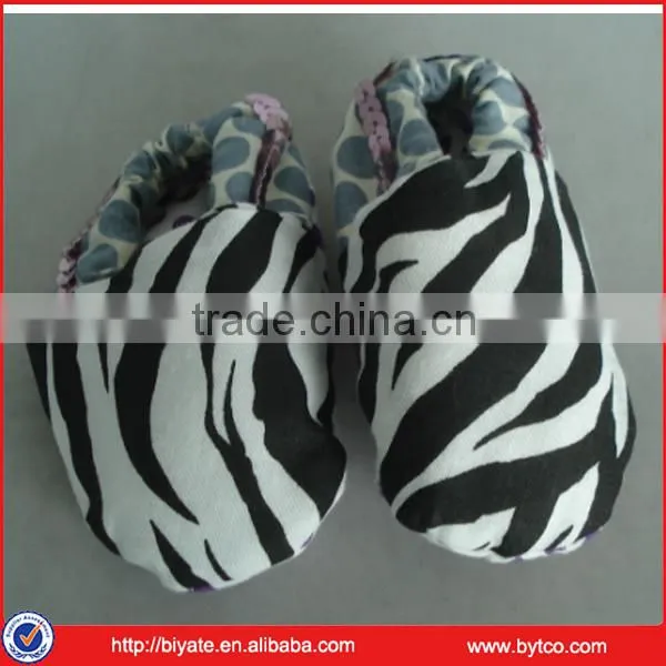 crochet knitting baby shoes