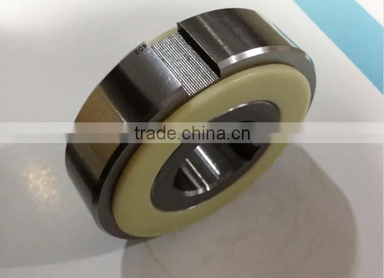 Lubricated one way bearing cam clutch for light duty application