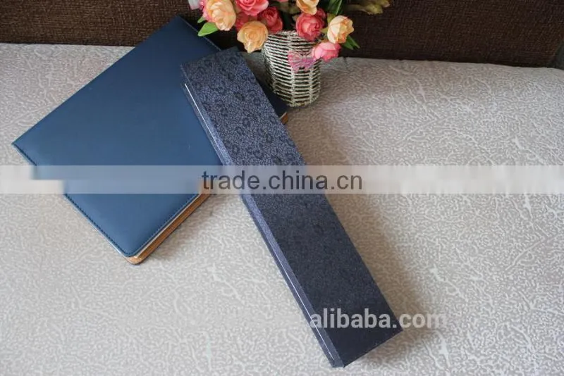 Elegant Chinese silk hand fan box