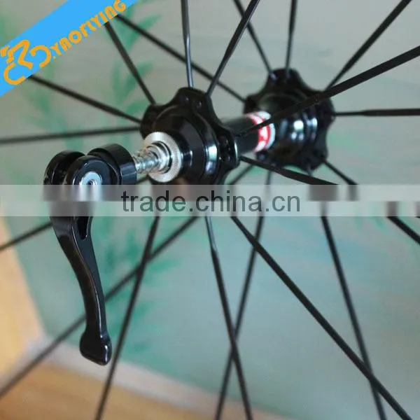 2016 Cheap bike wheels 700c bike carbon wheels,50mm Clincher Carbon Road Wheels China