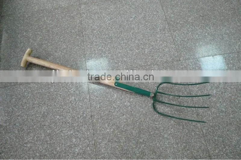 Forged garden fork with wooden handle F301CT